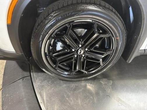 Radiant White 2026 INFINITI QX60 SPORT