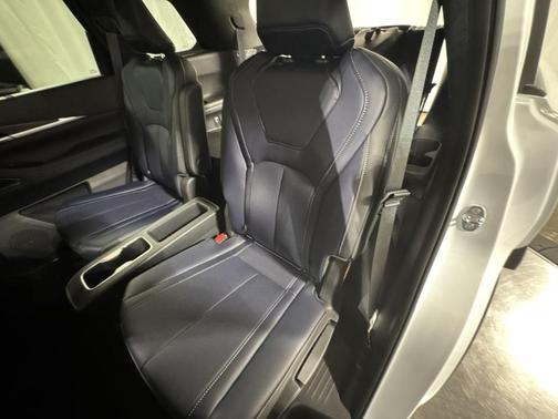 Radiant White 2026 INFINITI QX60 SPORT