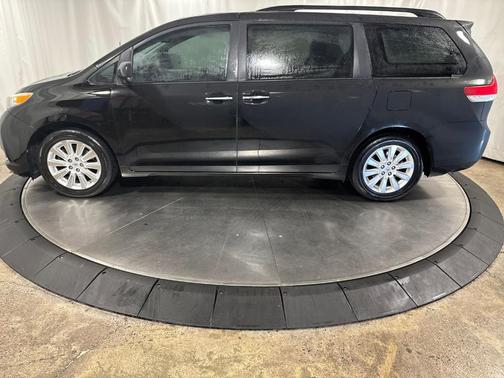 2013 Toyota Sienna XLE