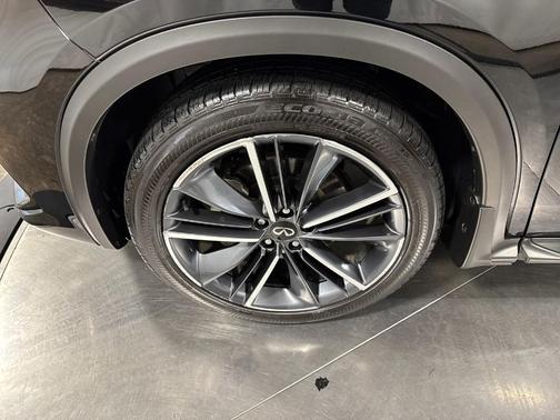 Black Obsidian 2025 INFINITI QX55 ESSENTIAL