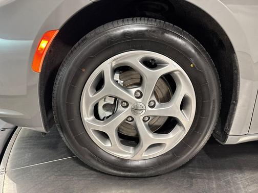 Ceramic Gray Clearcoat 2023 Chrysler Pacifica Limited