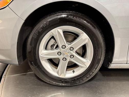Sterling Gray Metallic 2023 Chevrolet Malibu LT
