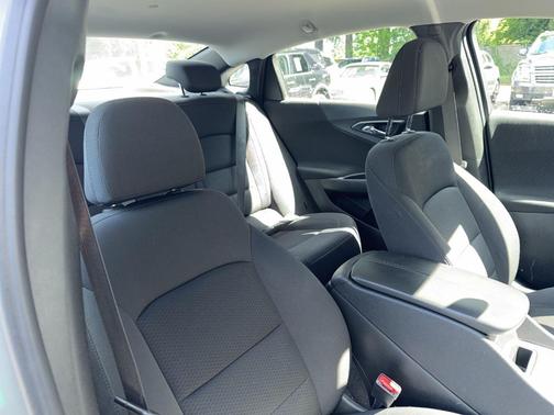 Sterling Gray Metallic 2023 Chevrolet Malibu LT