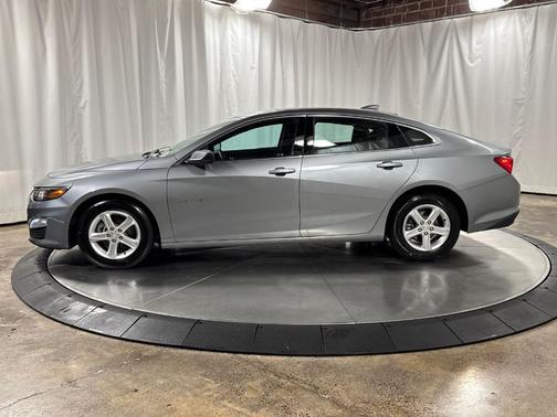 Sterling Gray Metallic 2023 Chevrolet Malibu LT