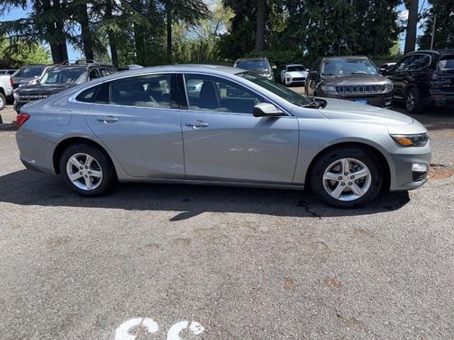 Sterling Gray Metallic 2023 Chevrolet Malibu LT
