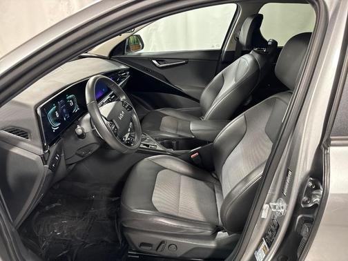 Steel Gray 2023 Kia Niro EX