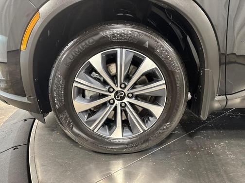 2025 INFINITI QX60 Pure