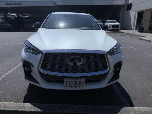 Radiant White 2024 INFINITI QX55 LUXE