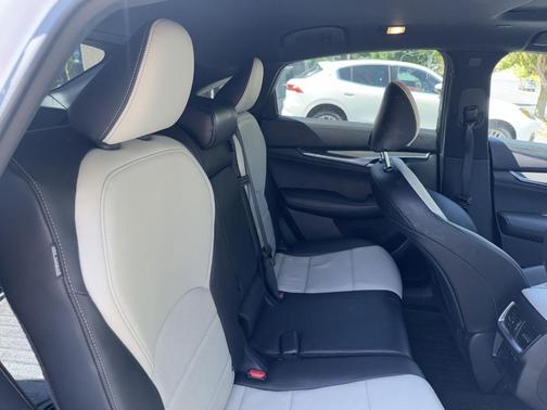 Radiant White 2024 INFINITI QX55 LUXE