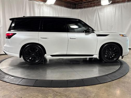2t Radiant Whit 2025 INFINITI QX80 AUTOGRAPH
