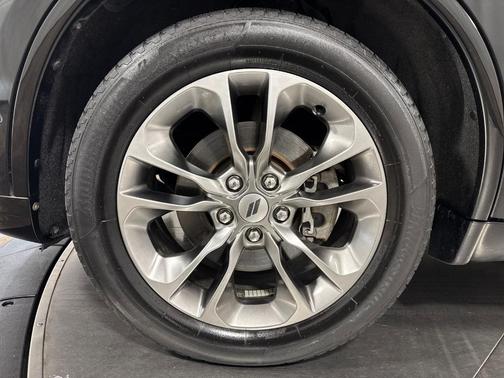 DB Black Crystal Clearcoat 2019 Dodge Durango R/T