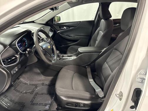 Summit White 2023 Chevrolet Malibu LT