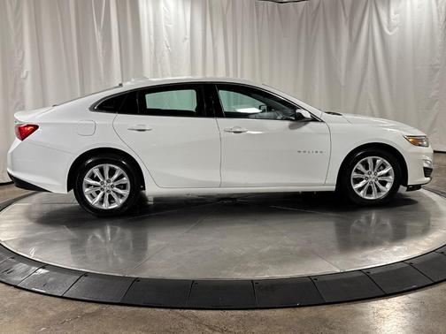 Summit White 2023 Chevrolet Malibu LT