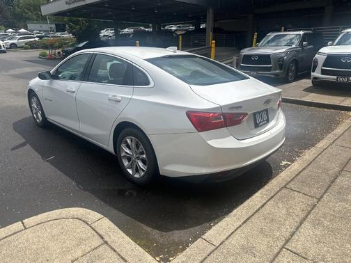 Summit White 2023 Chevrolet Malibu LT