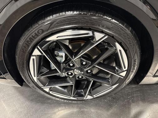 Aurora Black Pearl 2025 Kia K4 GT-Line