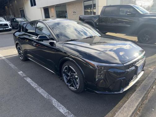 Aurora Black Pearl 2025 Kia K4 GT-Line