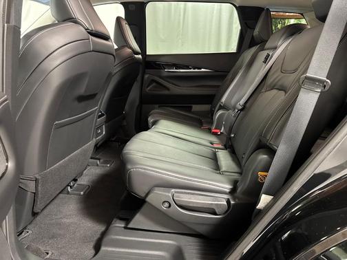 2025 INFINITI QX60 Pure