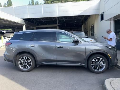 Graphite Shadow 2023 INFINITI QX60 Luxe