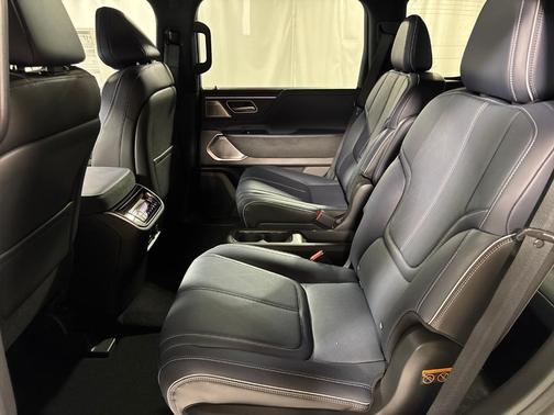 2t Radiant Whit 2026 INFINITI QX80 SPORT