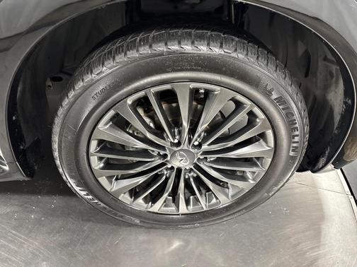 Diamond Black 2024 INFINITI QX80 SENSORY