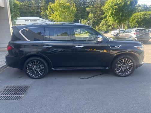 Diamond Black 2024 INFINITI QX80 SENSORY