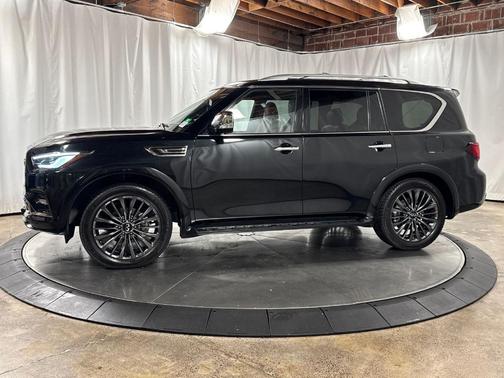 Diamond Black 2024 INFINITI QX80 SENSORY