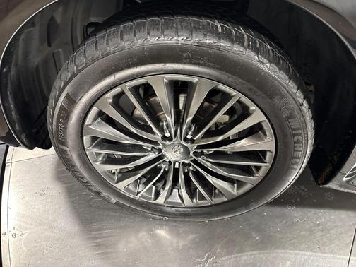 Diamond Black 2024 INFINITI QX80 SENSORY