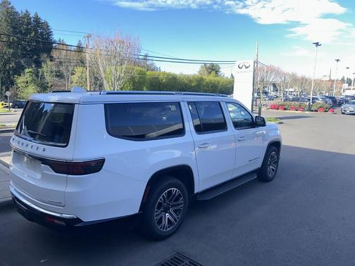 Bright White Clearcoat 2023 Jeep Wagoneer L Series II