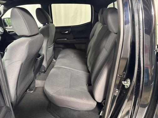 Midnight Black Metallic 2019 Toyota Tacoma TRD Off Road