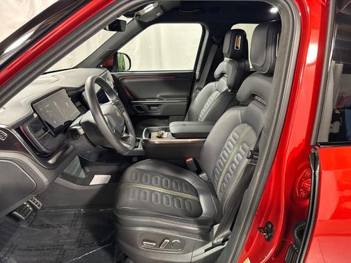 Red Canyon 2024 Rivian R1T Adventure Package