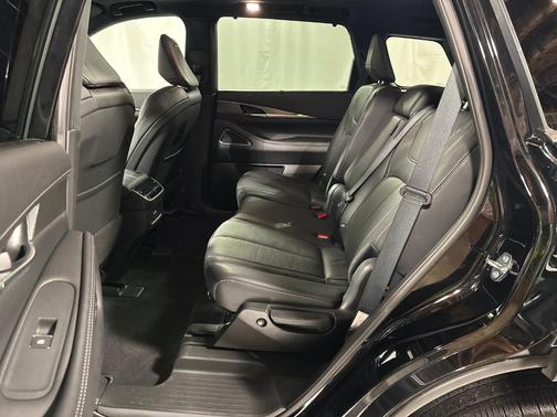 Diamond Black 2025 INFINITI QX60 Luxe