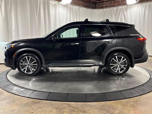Diamond Black 2025 INFINITI QX60 Luxe