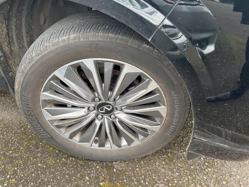 2025 INFINITI QX80 Luxe