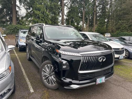 2025 INFINITI QX80 Luxe