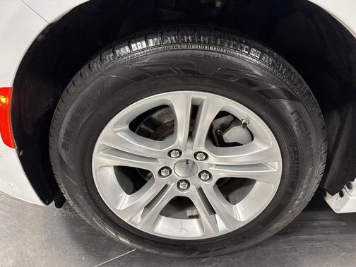 White Knuckle Clearcoat 2022 Dodge Charger SXT