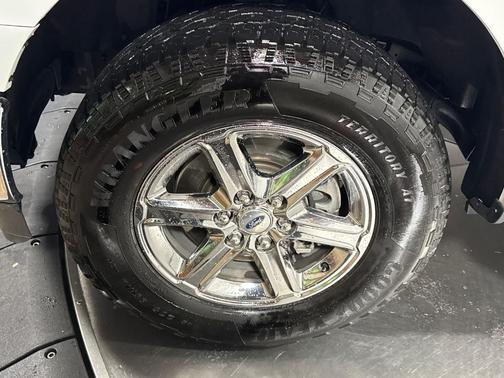 Oxford White 2025 Ford F-150 XLT