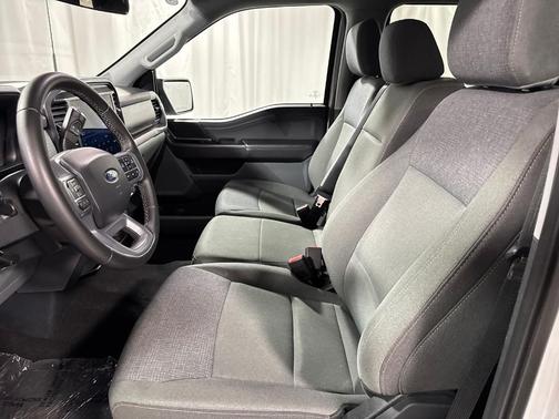 Oxford White 2025 Ford F-150 XLT