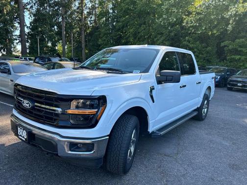 Oxford White 2025 Ford F-150 XLT