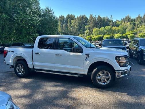 Oxford White 2025 Ford F-150 XLT