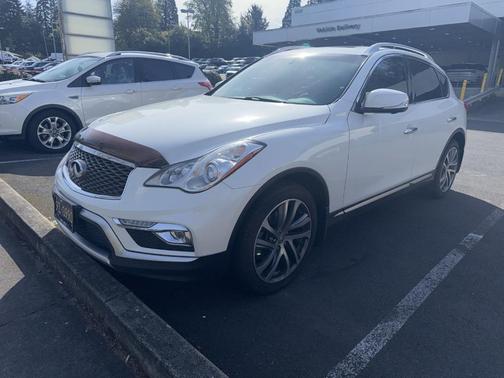 White 2017 INFINITI QX50 Base