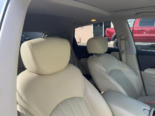 White 2017 INFINITI QX50 Base