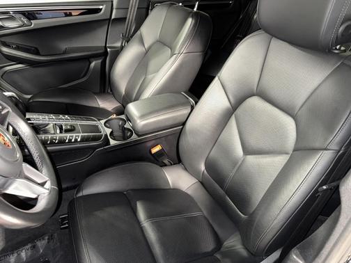 2019 Porsche Macan Base