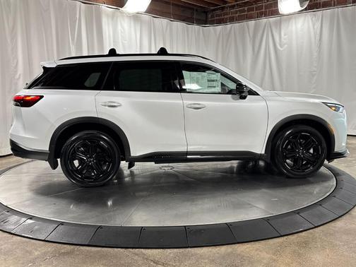 Radiant White 2027 INFINITI QX60 Luxe