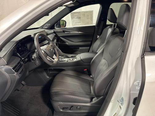 Radiant White 2027 INFINITI QX60 Luxe