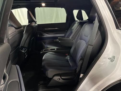 Radiant White 2026 INFINITI QX60 SPORT