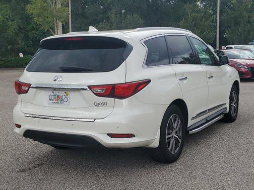 2017 INFINITI QX60 Base