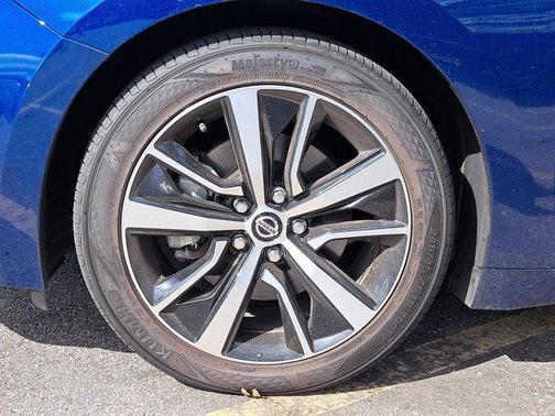 2022 Nissan Maxima SV Xtronic CVT