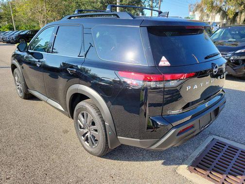 2025 Nissan Pathfinder SV FWD