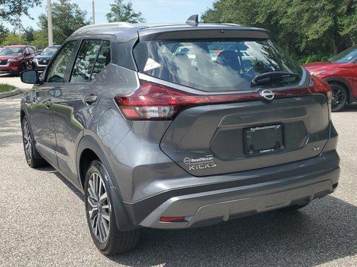 2022 Nissan Kicks SV