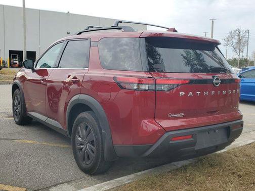 2024 Nissan Pathfinder SV FWD